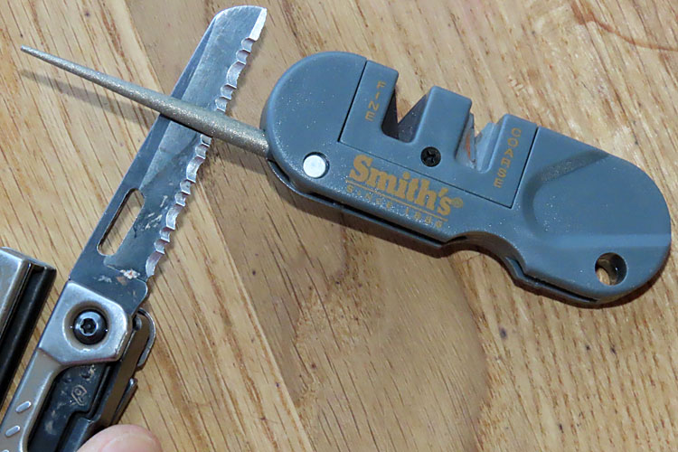NEW SMITHS POCKET PAL PP1 Multifunction Knife Sharpener Diamond Rod  Serrated