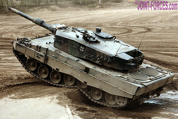 NEU! PIN Kampfpanzer Leopard II ***P-400*** NEU 